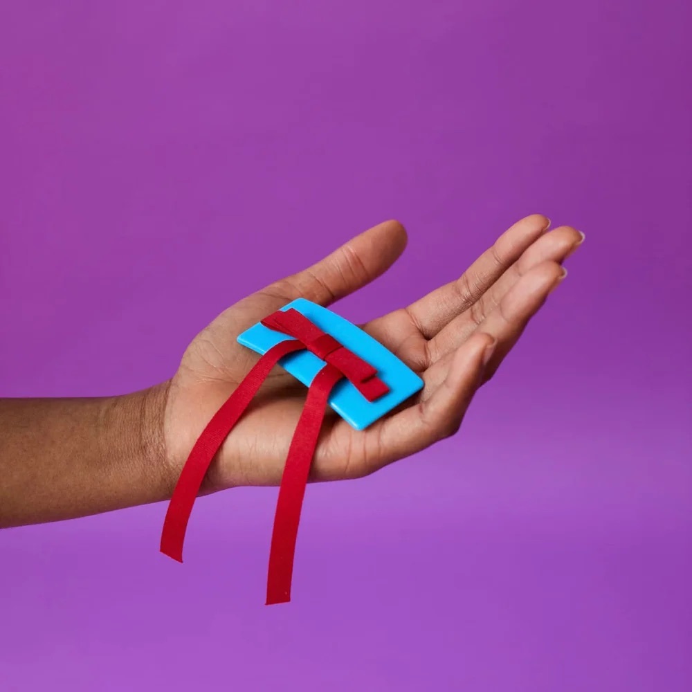 Chunks red and blue bow barrette in GUC